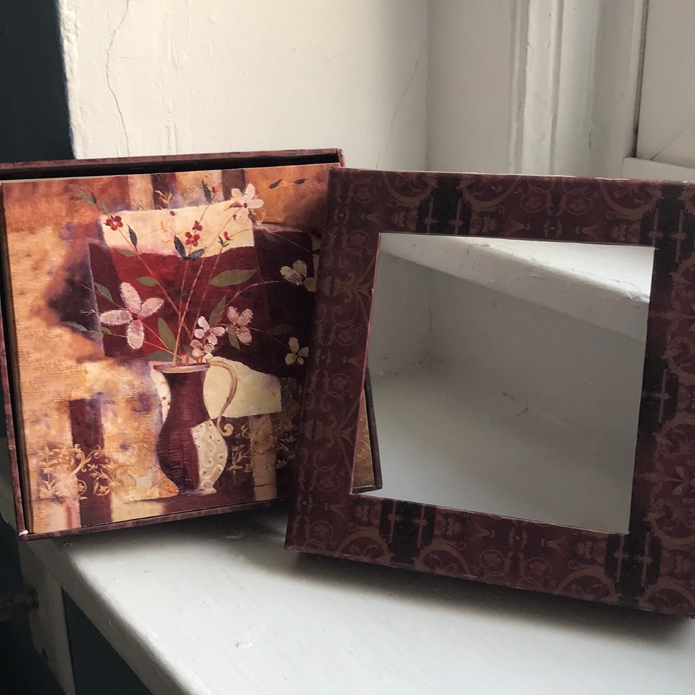 Set of 8 note cards and envelopes